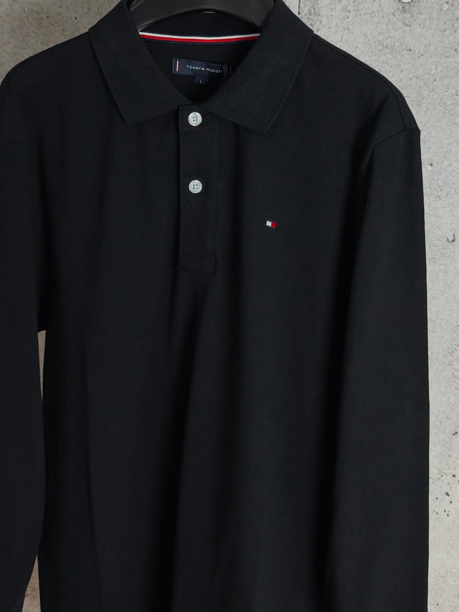 P200 Real shot quality High version Tommy embroidered polo shirt lapel long sleeves High-end quality Complete with three labels, comfortable and breathable, classic and simple, exquisite and fashionable, details show high-end quality Color: Black White Gray Navy Size: M-XXL